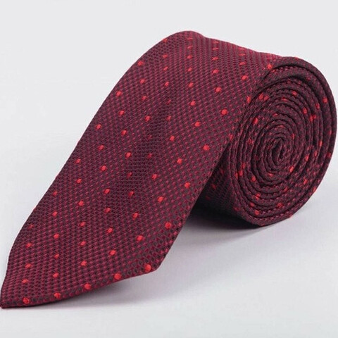 Аренда бордового галстука с узором для мужского костюма