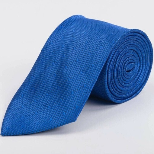 Прокат синего фактурного галстука с мелким узором для мужских костюмов