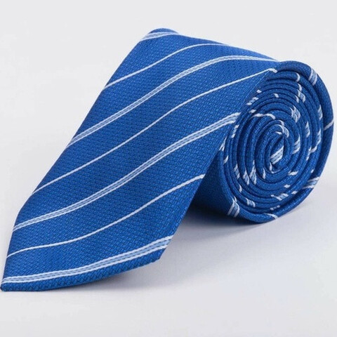 Аренда галстука синего цвета в полоску для мужского костюма