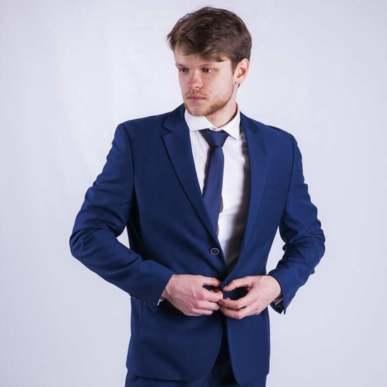 Прокат мужского костюма синего цвета