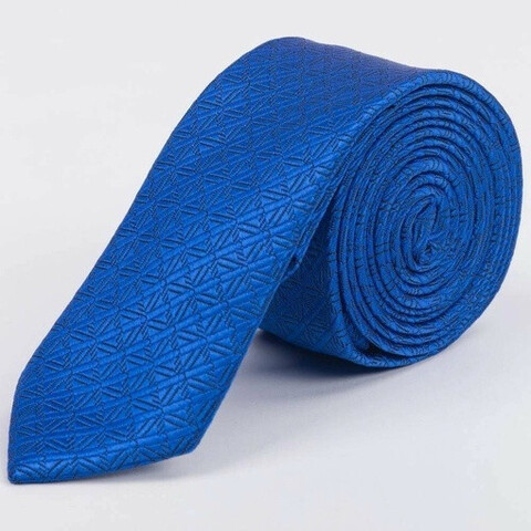 Аренда узкого галстука ярко-синего цвета в фактурную клетку для мужских костюмов