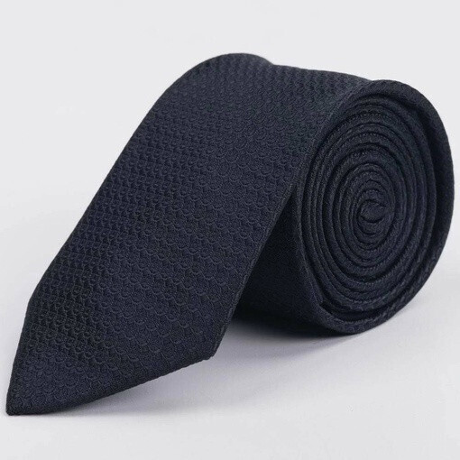 Арендовать черный галстук с фактурным узором для мужских костюмов