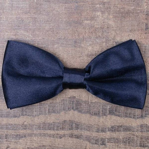 Синяя бабочка в аренду для мужских костюмов