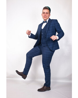 Мужской клетчатый костюм темно-синего цвета в клетку напрокат, изображение 1